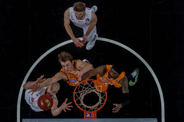 了他在球场 了他在球场